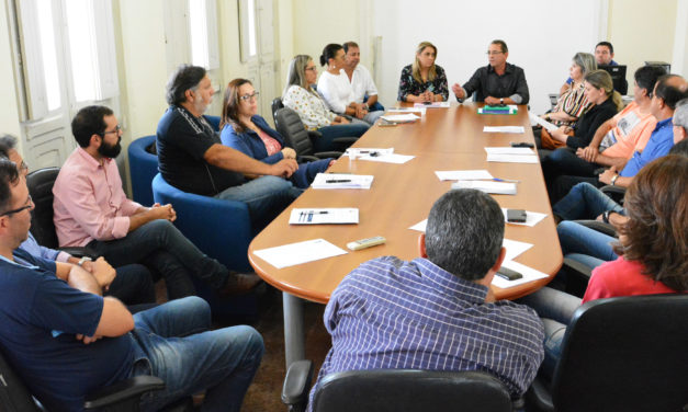 Diretoria Executiva, Prefeito e Conselhos do Ipresg se reúnem para debater situação da Autarquia.